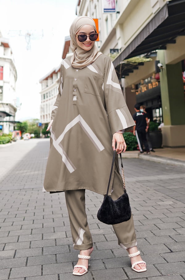 MAUVE 4 ARIANA VANTE PRINTED SET (TAUPE)