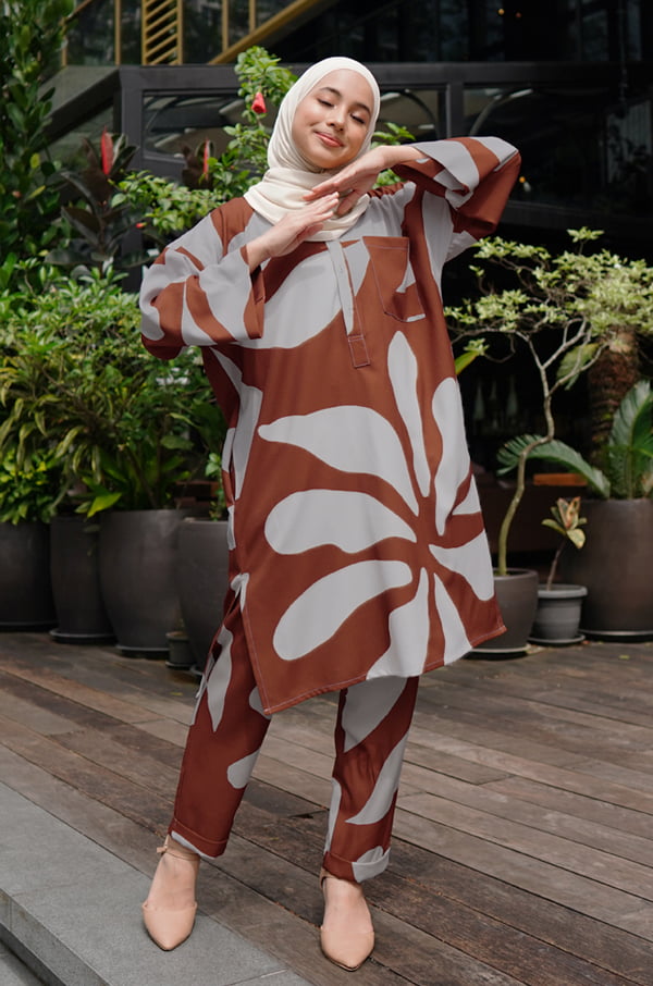 [PRE-ORDER] ARIANA LOVATO PRINTED SET (TERRACOTTA)