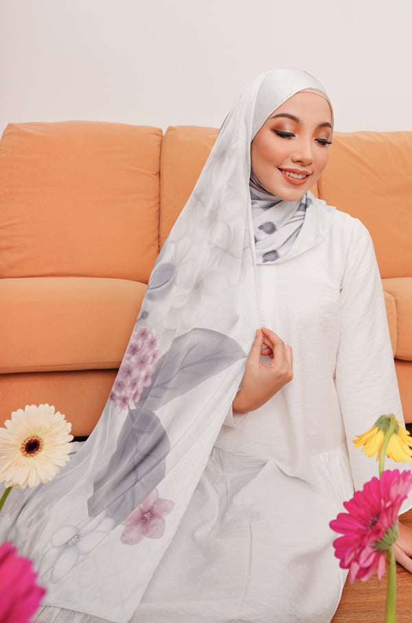 3186 GEISHA PRINTED SHAWL (BLUEBERRY)