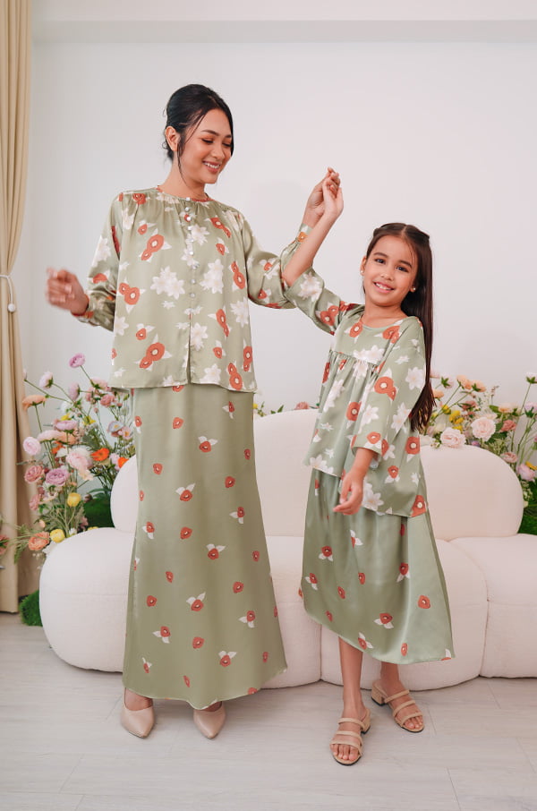 4754 ROSEANNE FLORAL KURUNG (OLIVE GREEN)