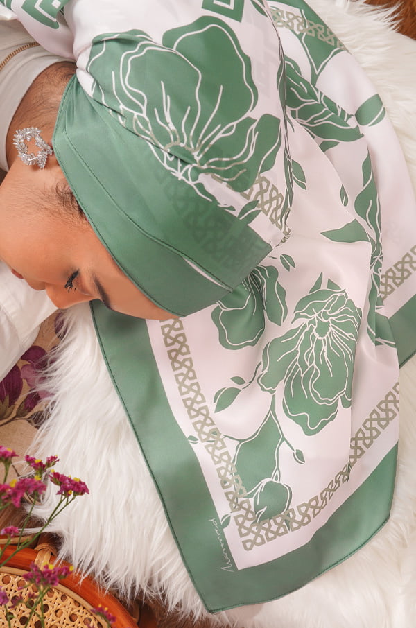 AINUN PRINTED SHAWL (ARTICHOKES GREEN)