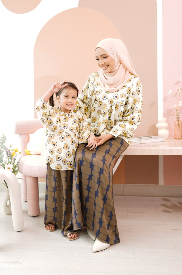 MOM 6 KIEARA : KARA PRINTED KURUNG MOM (MIDNIGHT BROWN)