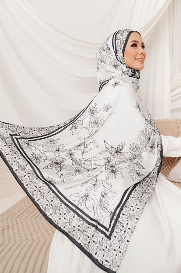 10023 - Crop NEELA FLOWER PRINTED SHAWL (BLACK)