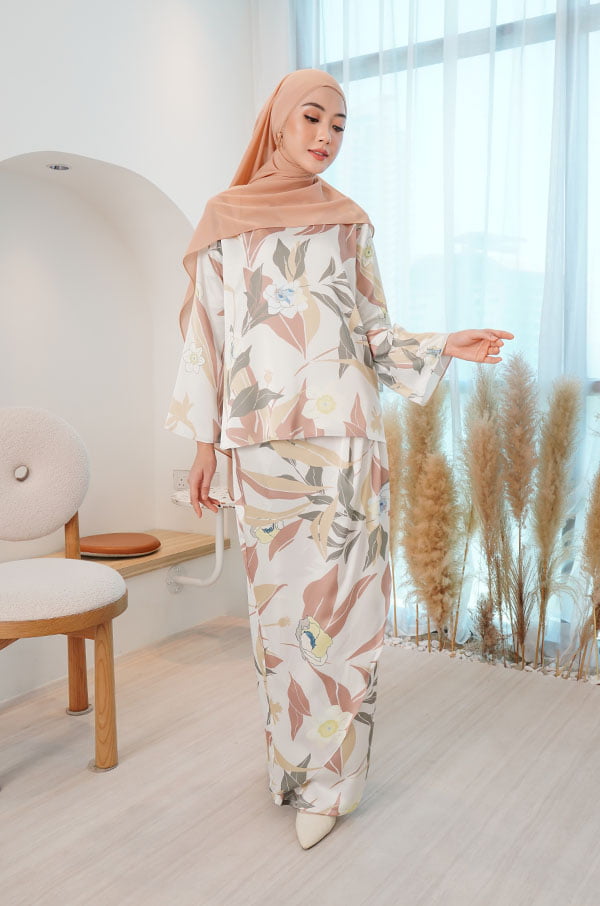 10443 SARA KURUNG MODERN (CARAMEL CLOUD)