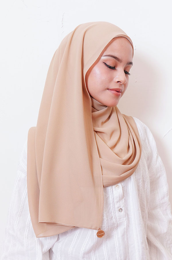 LIANA BASIC PLAIN SHAWL [IVORY]