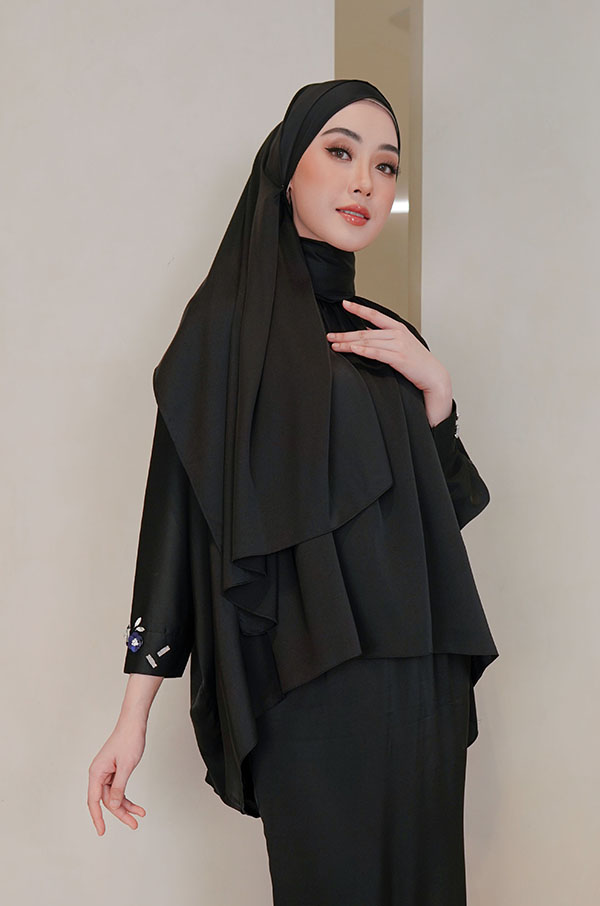 LARNEY PLAIN SHAWL (MIDNIGHT BLACK)