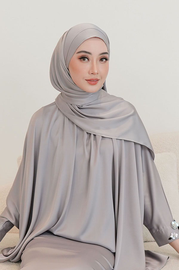 LARNEY PLAIN SHAWL (SILVER GRAY)