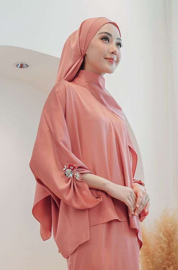 LARNEY PLAIN SHAWL (CORAL ORANGE)