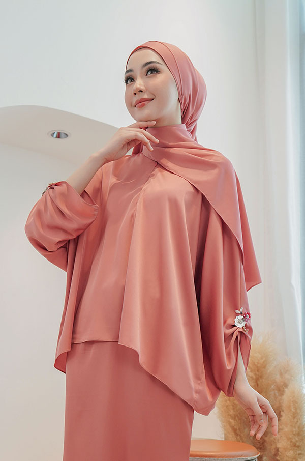 LARNEY PLAIN SHAWL (CORAL ORANGE)