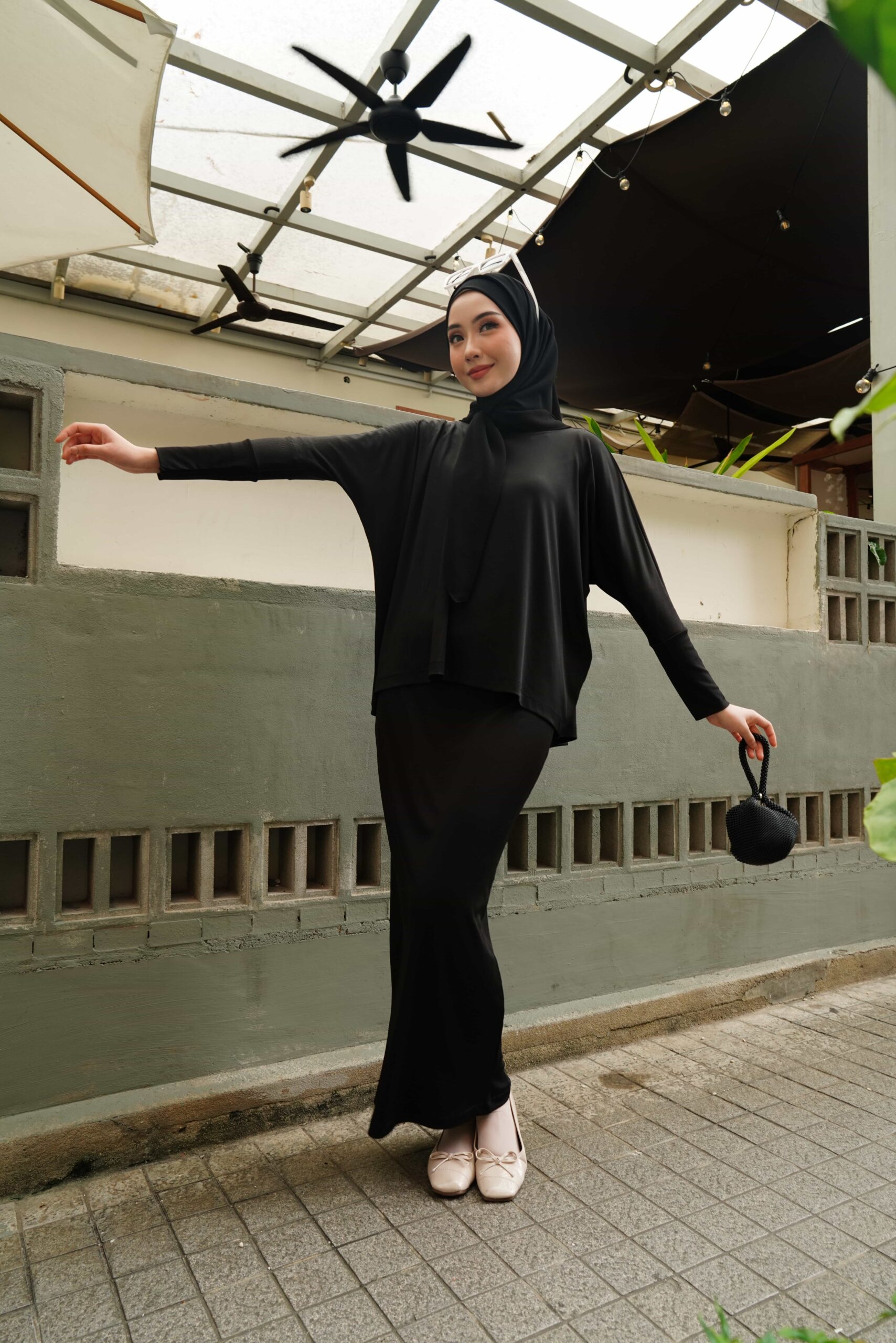 AIRE SKIRT SET - BLACK