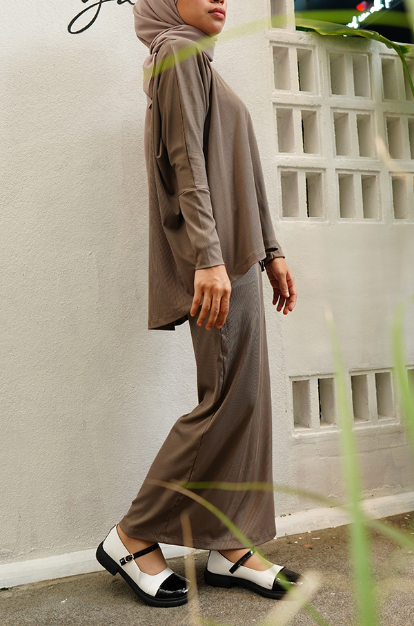 AIRE SKIRT SET - DARK BROWN